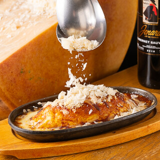 Unwavering popularity! Cheese Omelette Rice made with our special demi-glace sauce