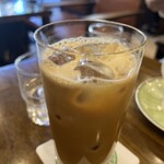 Cafe Bach - アイスカフェ・オ・レ¥760は甘さ三段階(甘さ無し・少し甘め・甘め)でオーダーできる、私は甘めが好き