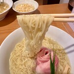 中華飯店 キンサン - 芳醇のどだし塩麺 麺