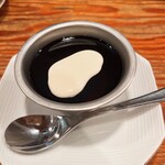 ぶな - コーヒーミルクを少し垂らして