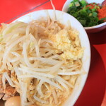 ラーメン二郎 - ラーメン少なめ＋ニンニク少し＋青ネギうずら