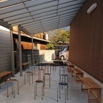 須崎食料品店 - テラス席２