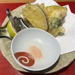 Wanaka Mura - 雅コース７０００円。揚げ物。天然カンパチ、あおりいか、さつまいも、かぼちゃ、舞茸。お造りでのタネと被っていますが、違う味わいがあります。