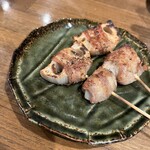 炭火やきとり灼的 - 蓮根のベーコン巻き