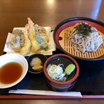 Keiou Takao San Onsen Gokurakuyu - 海老と舞茸の天ざる蕎麦