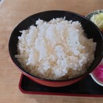Matsuya Sushi - ◯ご飯大盛り
                      このご飯の量を見てビックリ❕
                      
                      これはもう、丼ぶり飯だよねえ❕
                      
                      ご飯の味わいも変な臭みも無くて美味しい味わい