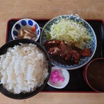 まつや寿司 - ●日替わり定食（トンテキ）800円

●ご飯大盛り　50円