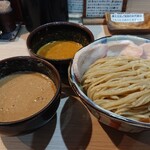 麺屋 さん田 - エビ白湯つけ麺400ｇと追加カレーつけダレ