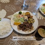 Yanari - ご飯、お味噌汁、コーヒー付きです