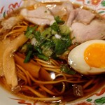 尾道ラーメン 十六番 - 令和5年11月
夜営業時間(17:30〜21:00)
ラーメン 税込800円