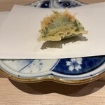 天ぷら たなか - 香箱がにと大葉の天ぷら
