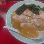 ラーメンショップ - チャーシュー麺✨ごはん中