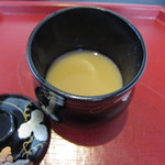 Kamakuramae Uogen - 「御汁」ちょっとぬるくて、濃い味噌汁のような味。