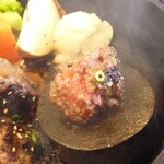 ハンバーグ食堂 榎本よしひろ商店 - 牛100％ハンバーグ焼く!!