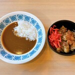 Tateshina Gurando Hoteru Takinoyu - カレーと牛すじ丼