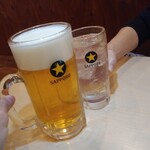 府中肉流通センター - 黒ラベル549円がハッピーアワーで219円→アプリ会員で通常989円のメガジョッキとプレーンチューハイがハッピーアワーで32円でかんぱ～い