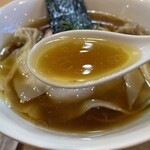 飯田商店 - 透き通ったスープ