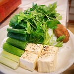 はり重 - たっぷりのお葱に三葉 お豆腐 椎茸 白滝