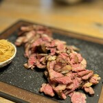 CRAFT MEAT&LAB. - 脂の多いタン下は薄めにスライスされて針生姜と共に