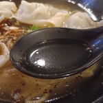 DING TE LE - Noodle Soup Vegetable & Pork Wanton (スープ)