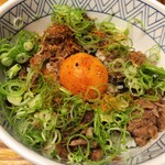 中華そば よしかわ - 中華そば よしかわ 上尾店　七味をかけて