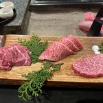 肉匠なか田 - 左から　横隔膜、イチボ、マルシンです