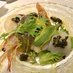 RESTAURANT L’ESPRIT DE CHEVALIER - 海老と帆立のサラダ仕立て