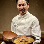 アカ - 東シェフが徐にクローシュを開けると、熱々の蒸気に香箱蟹の香りがふわっと漂う。