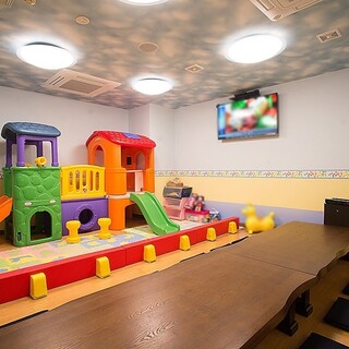 Kids room with self-drink bar. Reservations can be made for 4 people or more!