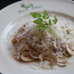 Split Parmesan and fresh mushroom salad