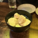 九州屋台料理 やきや - お通しのおでんはつみれかな？