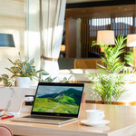 レストラン オーヴェール - Wi-Fi、電源、USBポートをご利用いただけるテーブルもご用意しています