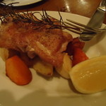 フォセッタ - 岩手味わい鶏とニンニク・じゃがいも・人参のロースト　ハーフ