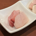 酒肴場 屯 - ハガツオ、カイワリ