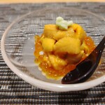 鮨 玉かがり 天ぷら 玉衣 - うには採れたとこがロシア海域なのでロシア産でも最上の品（笑）イクラは筋子からの手作りでこれまた超絶的な美味しさ！　