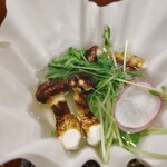 鮨 玉かがり 天ぷら 玉衣 - まずは松茸をなどをしっかりと炊いてからのどぐろはしゃぶしゃぶで