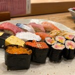 Sushi Katsu - ◯特選握り¥2,300
                      …にぎり10かん、トロタク1本、サラダ、香の物、茶碗蒸し、お椀、デザート。