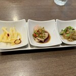 四川 郷土菜 シャンバァロウ - ランチの前菜盛り合わせ