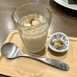 四川 郷土菜 シャンバァロウ - ランチのデザート（杏仁豆腐）