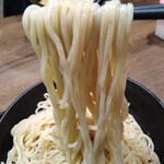 麺屋 幡 - 特つけ麺特盛(2玉)の麺リフト