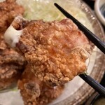 Yamauchi Noujou - 唐揚げはコロモがカラリッと揚がり
                        鶏モモ肉は弾力があり、旨しですね