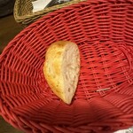 デニーロ - パン　ほかにサラダも付きます