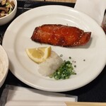 梅山鉄平食堂 - 定食。ファミレスの方がもっと豪華で美味しいよ