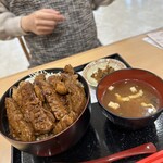 御在所サービスエリア（下り線）とんとん食堂 - 