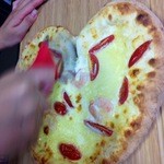 ラ・ディッシュ - ♡ハート型ピザです。こちらもまたまた、まかないピザでした。ご要望があれば記念日などにお作りします。ご予約時にお伝え下さい