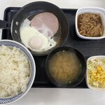 Yoshinoya - 2023/11/21
                        一汁三菜朝定
                        ハムエッグ牛小鉢定食 大飯×2 つゆだく 567円
                        ✴︎富士市PayPay20%
                        ✴︎Tポイント100p