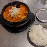 韓国家庭料理 もしもし - 海鮮スンドゥブチゲ