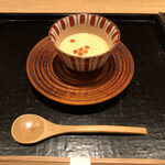 同心町 和食 瑞 - まずはいくらの茶碗蒸し、オレンジ色であったかく美味しかったです♪
