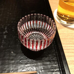 同心町 和食 瑞 - 日本酒の切り子のガラスが綺麗、フルーティーな美味しさでました。一合2,900円