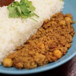 エピタフカレー - カレー2種盛り・ご飯大盛・ゆで卵